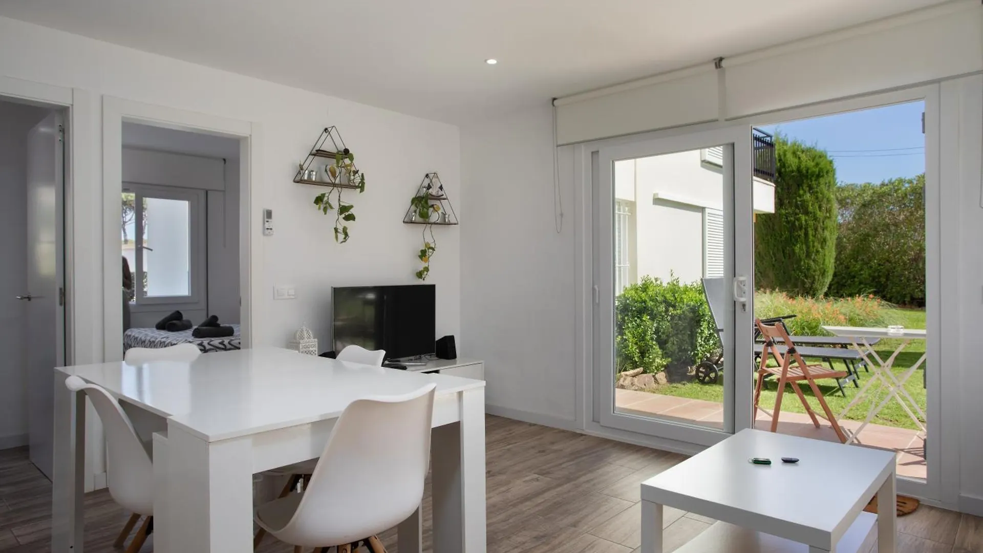 Apartament Amb Piscina I Aparcament - Baixos Amb Jardinet Calella De Palafrugell 0*,  España