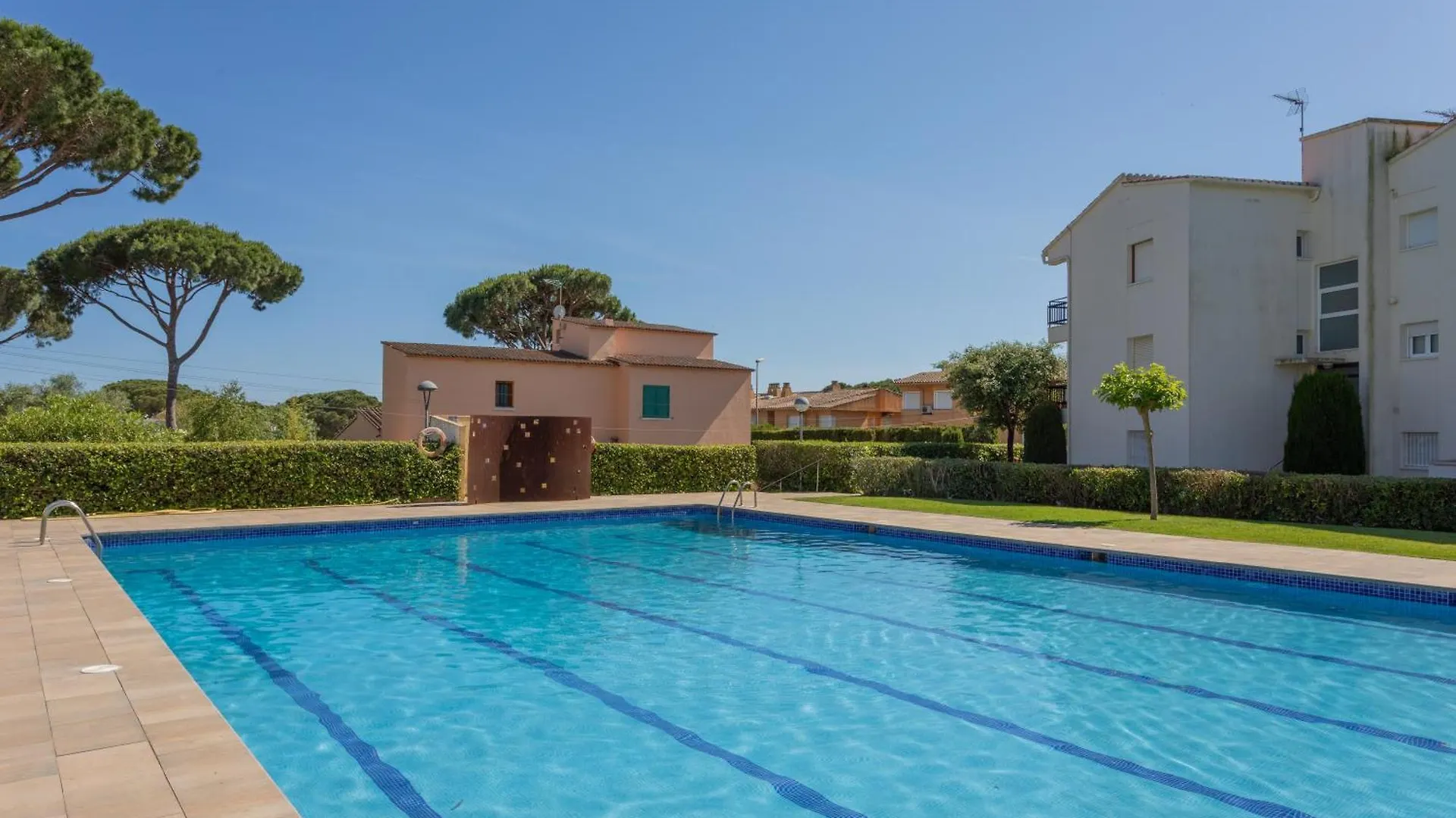 Apartament Amb Piscina I Aparcament - Baixos Amb Jardinet Calella De Palafrugell Apartamento